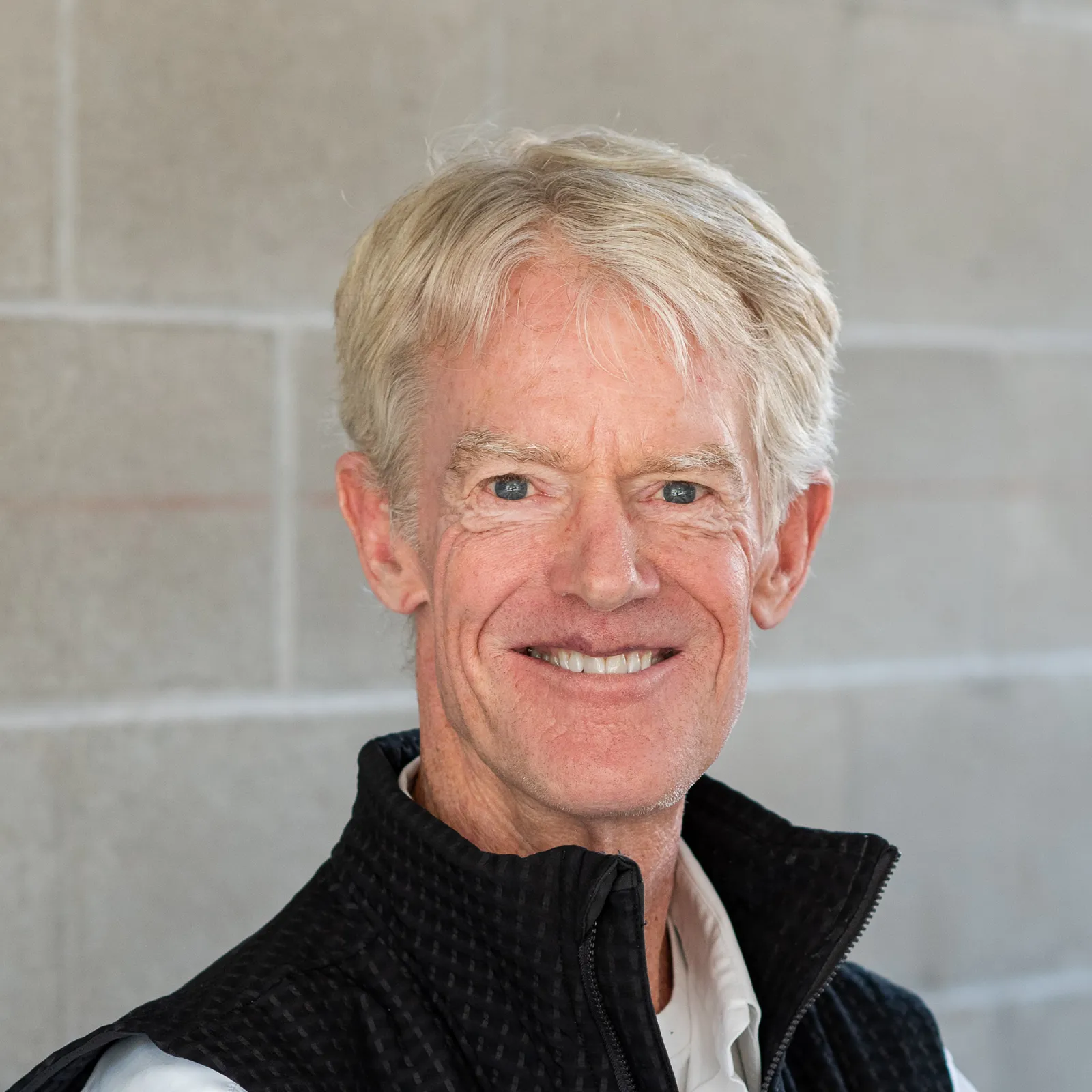 Headshot of Charlie Eckart